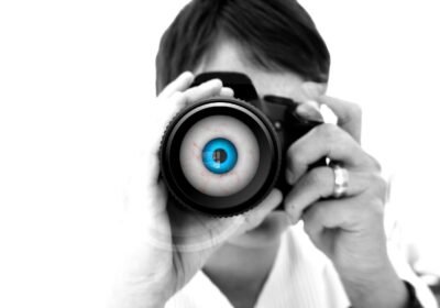 photographer-4832131_1280-2