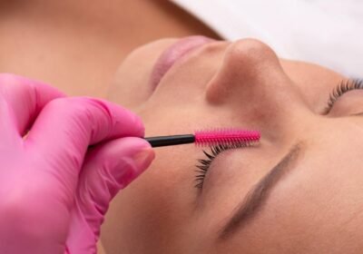 side-view-hand-with-glove-holding-brush-1-2