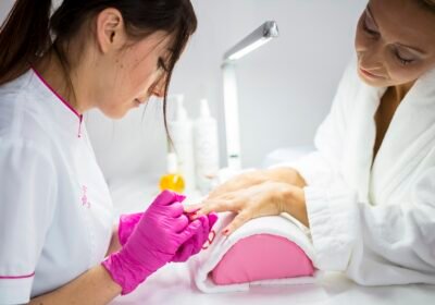 beautician-5529808_1280-4