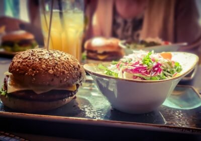 burger-6773144_1280-2