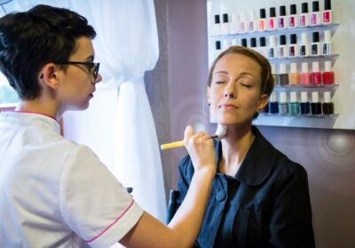 make-up-5529812_1280-1